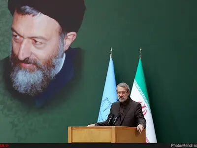 آقای اژه‌ای حرف‌هایی را که سرمایه‌گذاران را از کشور فراری می‌هد، بیان نکنیم