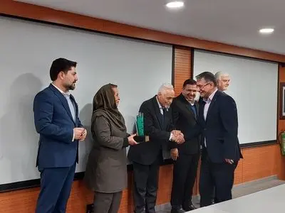 مسئولیت اجتماعی میدکو تندیس زرین گرفت