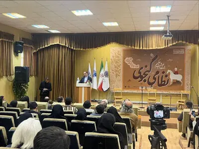 حکیمی که در قالب داستان‌های عاشقانه درس «حکمت» می‌دهد 