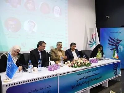 نگاه اجتماعی باید حمایت‌گر زنان باشد