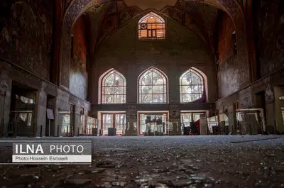 بازدید خبرنگاران از آثار بمباران هوایی در حریم تاریخی اصفهان