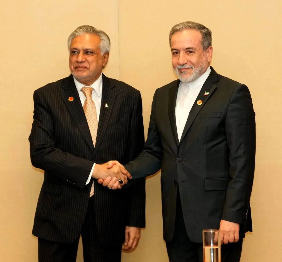 دیدار عراقچی با وزیر امور خارجه پاکستان