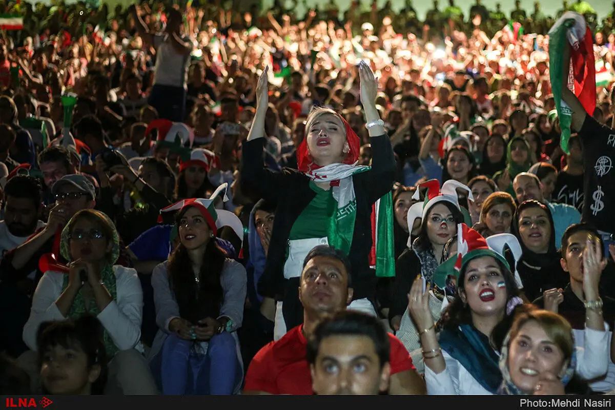 افراد با پخش زنده بازی‌ها از تلویزیون تحریک نمی‌شوند/ تنها به ۱۰۰ نفر پیامک زدیم/حضور زنان در ورزشگاه‌ها را «من و‌ تو» و «بی‌بی‌سی» مطرح کردند + تصویر