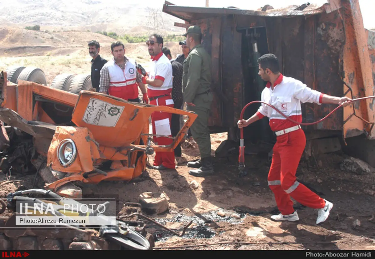 واژگونی یک کامیون در جاده لوشان