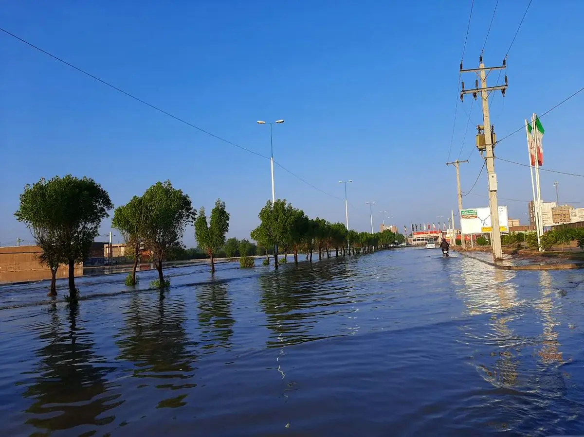 آبگرفتگی معابر در برخی مناطق اهواز ادامه دارد+تصاویر