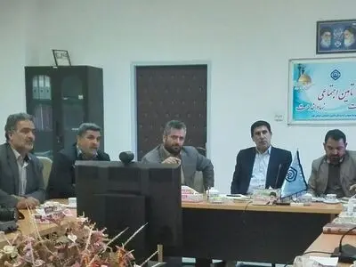شوکت: استاندار قم تحت‌‌ تأثیر برخی کارفرمایان قرار نگیرد / موسوی: استاندار حامی کارگران است