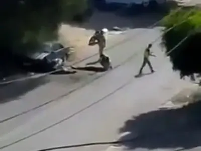 لحظه هدف قرار گرفتن کادر درمان در جنوب لبنان + فیلم