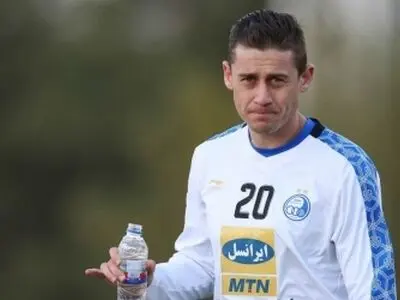 جباروف استقلالی‌ها را بازی داد!