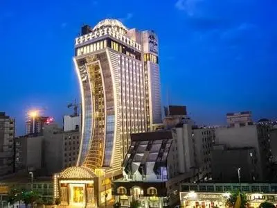 قبل از رزرو هتل الماس 2 مشهد این نکات را بدانید
