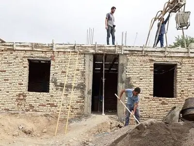 افزایش سهم اجاره بها از مزد از ۵۰ به ۱۰۰ درصد/ مسکن کارگران تکلیف قانونی‌ دولت است نه لطف/ کارفرمایان آماده‌ی تعامل: دولت زمین بدهد، ما مصالح