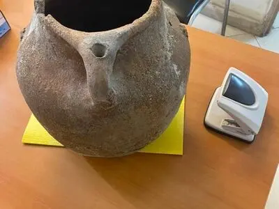 کشف کوزه سفالی متعلق به عصر مفرغ میانی در البرز