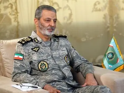 فرمانده کل ارتش روز نیروی دریایی ارتش را تبریک گفت
