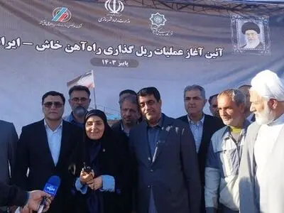 عملیات ریل‌گذاری راه آهن خاش - چابهار آغاز شد