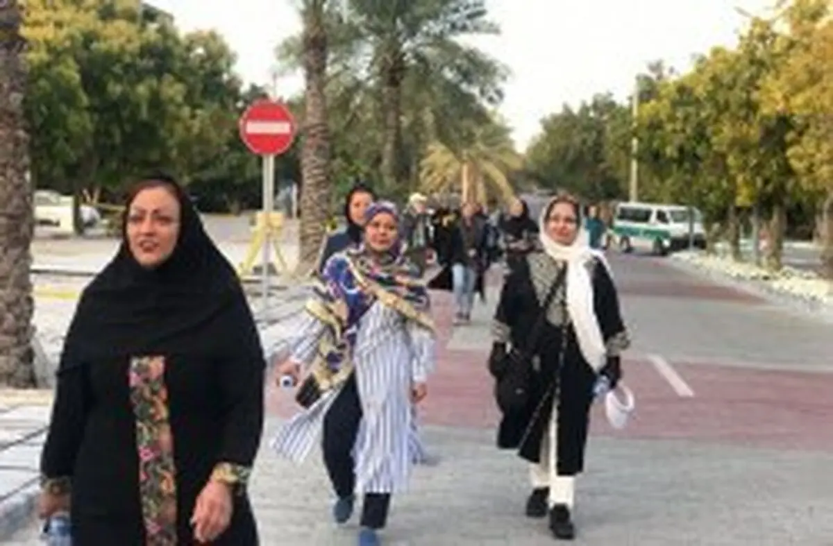برگزاری همایش پیاده روی بانوان در کیش 