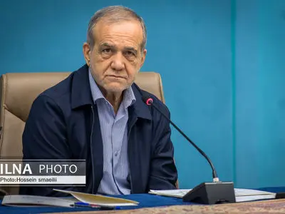 دعوت پزشکیان از مردم برای حضور پرشور در راهپیمایی ۲۲ بهمن