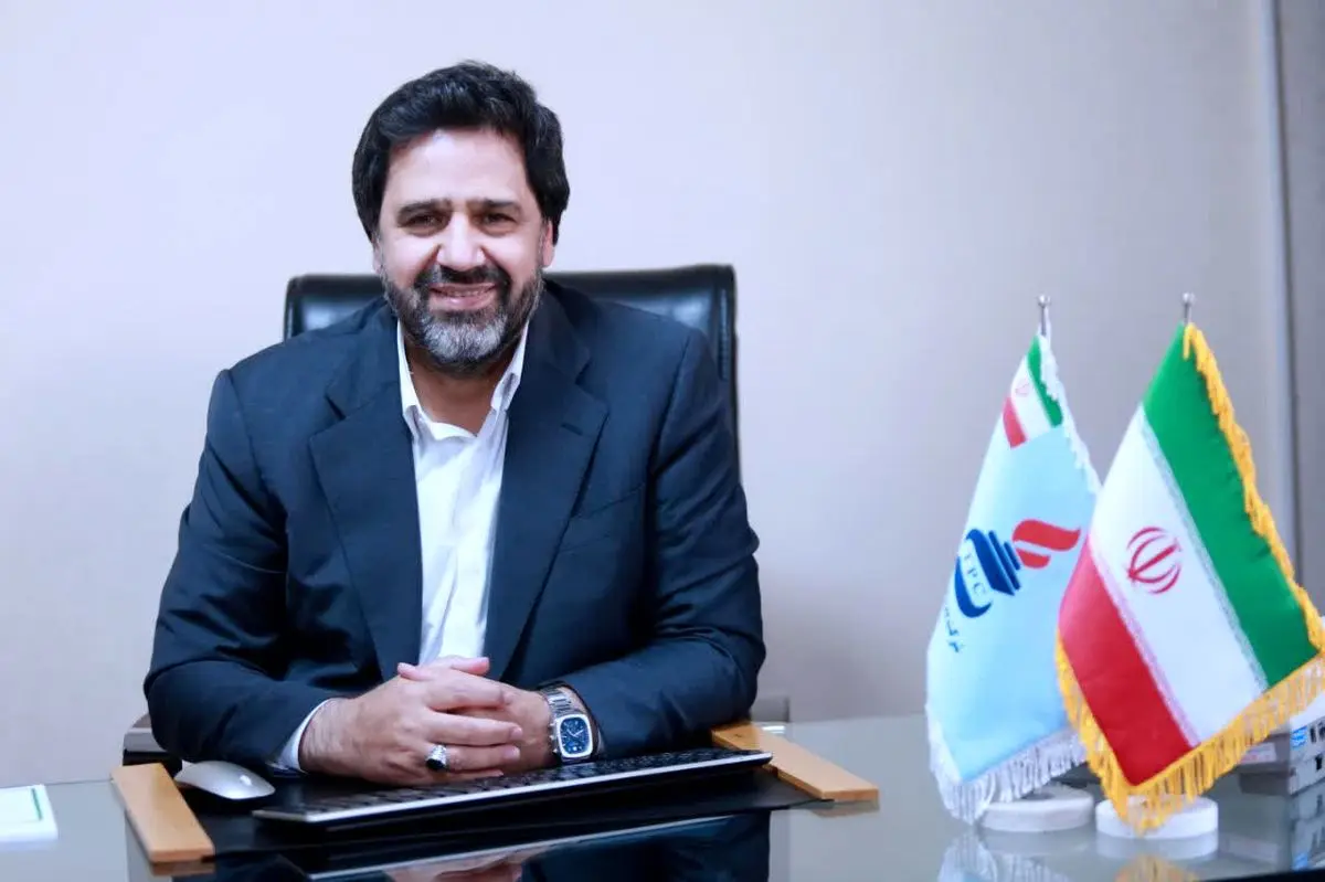 تقدیر از مدیرعامل پتروشیمی تبریز در اجلاس سراسری مدیر موفق ملی