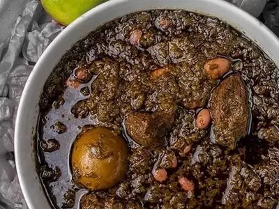 ترفندهایی برای خوشمزه‌تر شدن قورمه سبزی که هر کسی نمی‌داند