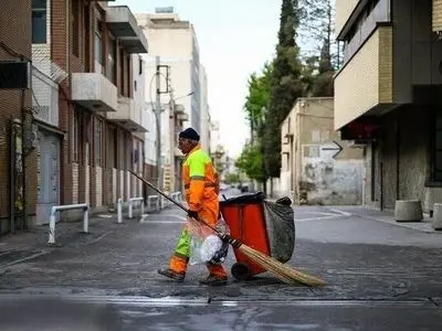 کارگران شهرداری چابهار در تنگنای بی‌پولی/ در گرمای شدید، دو ماه حقوق نگرفته‌ایم