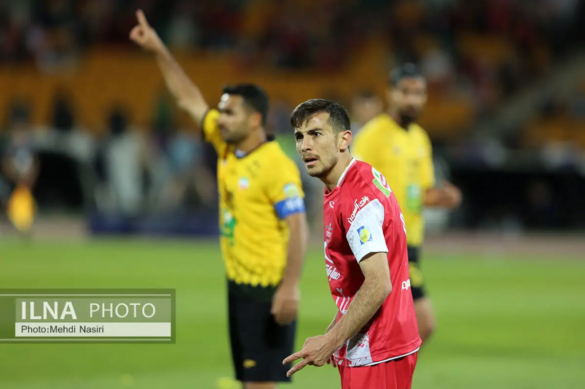 وینگر پرسپولیس سپاهان را محکوم کرد