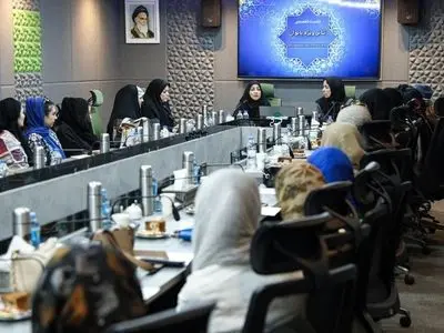 «ایران» سوژه تولیدات نمایشی بانوان هنرمند می‌شود