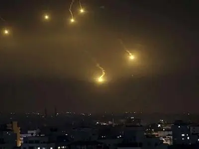 Syrian air defense intercepts missiles fired by Zionists