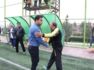ادیبی: سپاهان همچنان نیاز به زمان و حمایت دارد/ بازی سایپا می‌تواند شروع موفقیت‌های آینده باشد