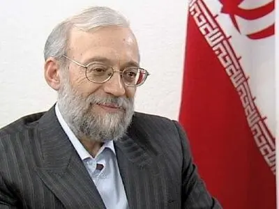 انتقاد از وجود کارخانه‌های مدرک‌سازی