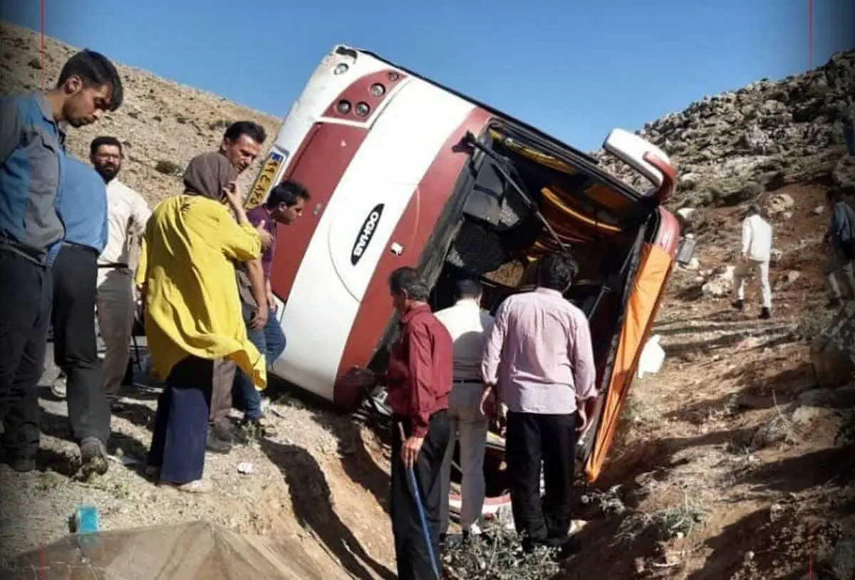 قصور مسئولان استانی عامل واژگونی اتوبوس خبرنگاران در ارومیه 