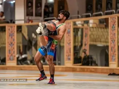 تمرین تیم ملی کشتی فرنگی با برنامه بسکتبال در عربستان