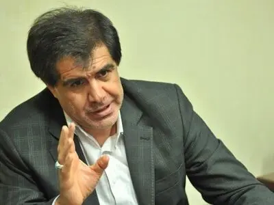 ساختار قدرت و حوزه سیاست مسائل اقتصادی را تحت تاثیر قرار می‌دهد