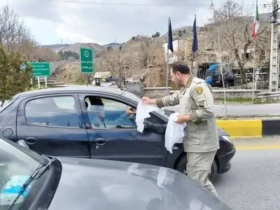 توزیع کیسه‌های زباله در روز طبیعت با هدف کاهش پسماند در استان تهران