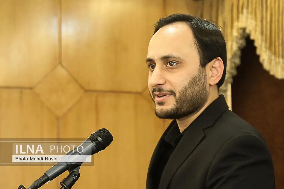 تشکل دانشجویی نباید وام‌دار هیچ حزبی شود