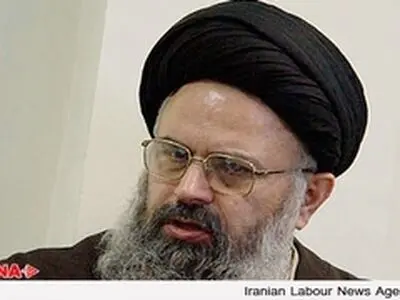 تاکید آیت الله موسوی بجنوردی بر لزوم حضور افراد دو جناح در مناصب مختلف