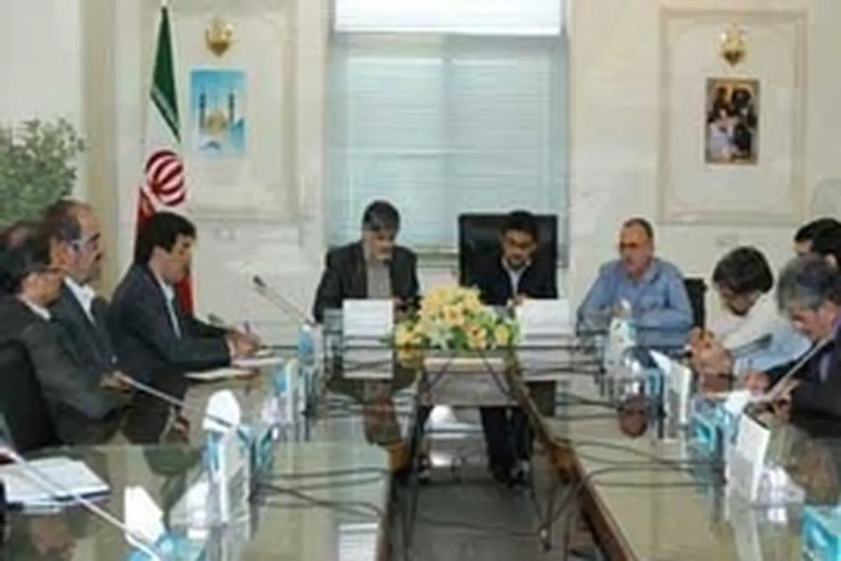 قبل ازتعطیلی شعبات بانک تجارت افضل و میانچال کاشان باید اطلاع رسانی می‌شد