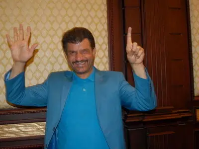 محمود شهریاری: احمدزاده چیزی از فوتبال حالیش نبود ولی می‌گفت استقلالی‌ام/ می‌دانم عادل کدام طرفی است/ مرتضی احمدی شاهد زنده دربی شش تایی‌ها بود