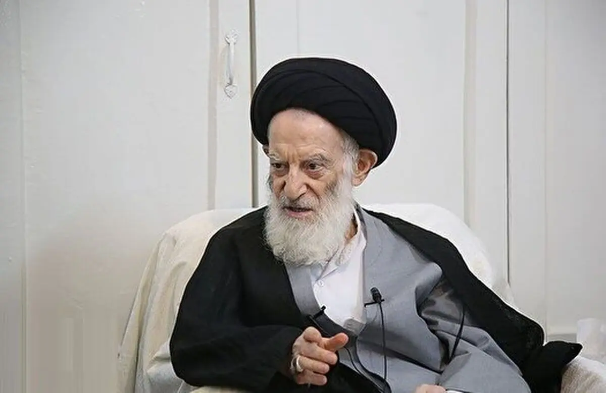 عیادت نمایندۀ رهبر انقلاب از آیت‌الله شبیری‌زنجانی