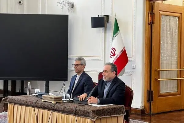 وزير الخارجية الإيراني: الكيان الصهيوني تجاوز الخطوط الحمراء الدولية بالهجوم على منشآتنا النووية/ أي تطور عسكري في منطقة الخليج الفارسي يمكن أن يشعل المنطقة 