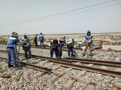 یک ماه حقوق و مزایای روز حمل و نقل وشب یلدای کارگران «تراورس» پرداخت شد