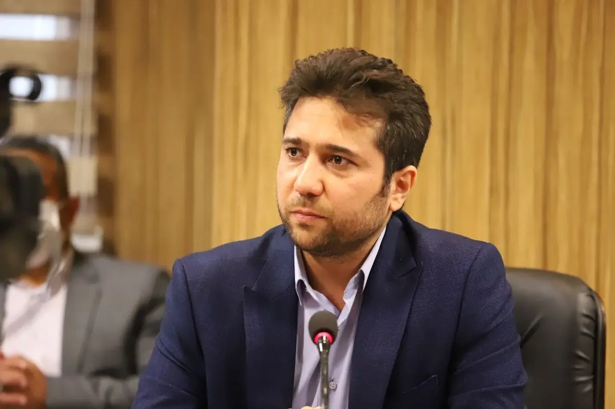 مدیری که نمی‌تواند همسو باشد ؛ خودش کناره‌گیری کند/ نگذارید شورا  شما را عزل کند