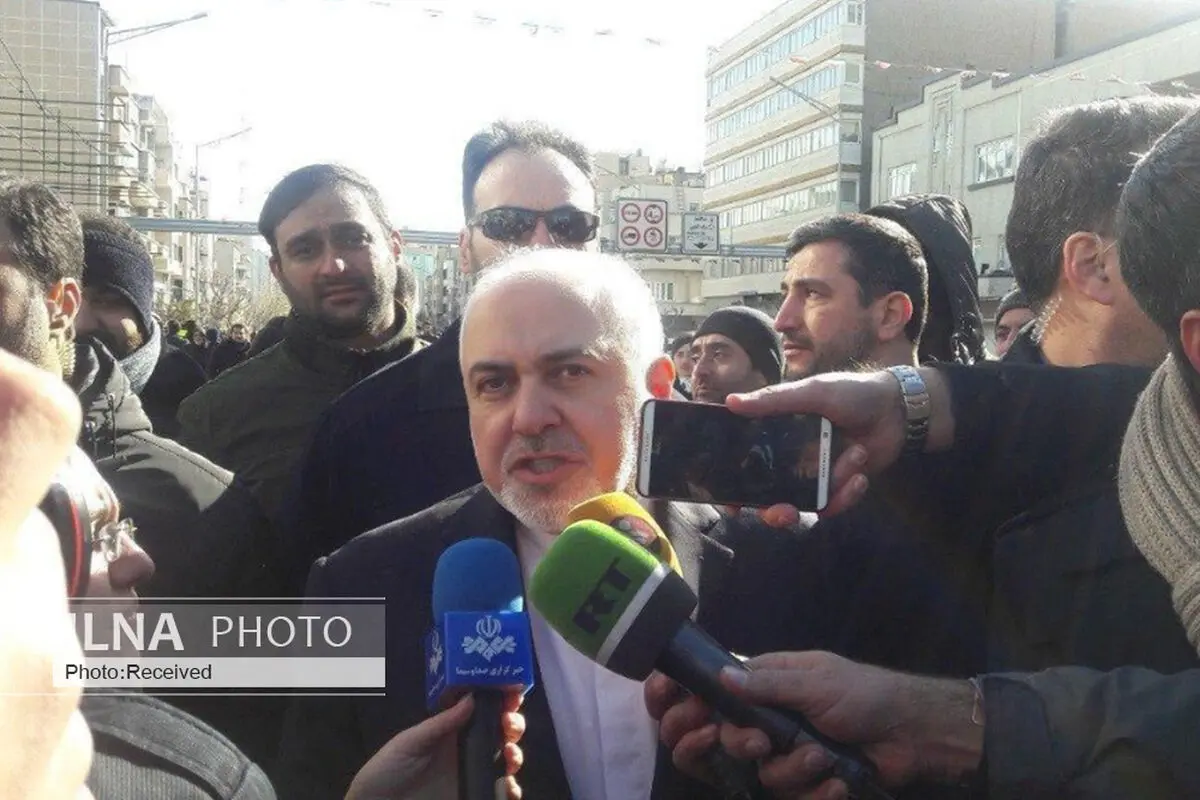 مسائل منطقه‌ای، جنایت‌های آمریکا و هماهنگی برای سفر الکاظمی به ایران، محور دیدارهای امروز ظریف در عراق