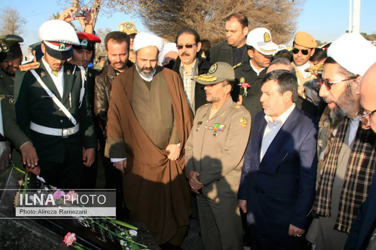 گلزار شهدای قزوین، غبارروبی و گلباران شد