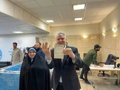 اردشیر مطهری در انتخابات ریاست جمهوری نام نویسی کرد/ فیلم
