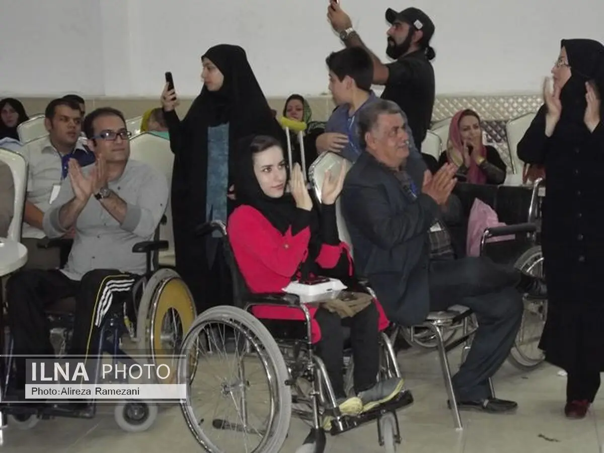 مراسم جشن و ضیافت افطاری با حضوربیماران سرطانی درکاشان برگزارشد