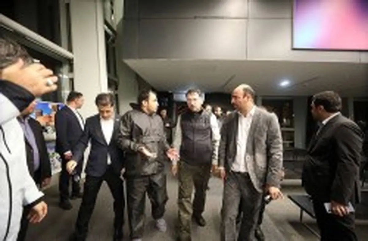 در دل بارندگی و تندباد؛ نظارت میدانی محمد کبیری بر مدیریت شرایط کیش