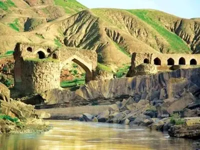 پلدختر و معمولان؛ از اَبرسازه‌های باستانی تا گذرگاه تاریخ/ مدیرکل میراث‌فرهنگی لرستان: پرونده ثبت جهانی پل‌های تاریخی ایران در مسیر یونسکو