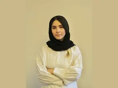 اولین مواجهه‌ی نقاش با هنر به طراحی بازمی‌گردد