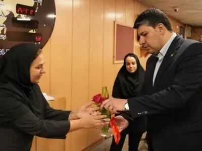 دیدار مدیرعامل بانک صادرات ایران با مشتریان/ بازدید افشین خانی از نقطه آغاز