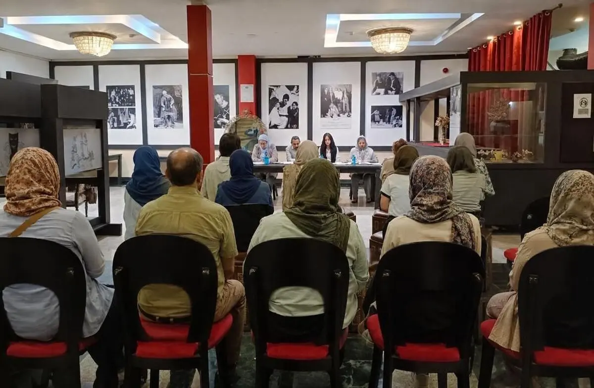 پنجره ایرانی خوانی سنگلج به سوی تئاتر دهه ۳۰ و ۴۰/ «ستایش دریا» همچنان نوگرایانه و تجربی