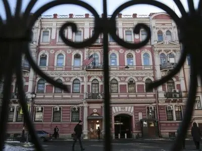 Russia orders out 60 U.S. diplomats over spy poisoning affair