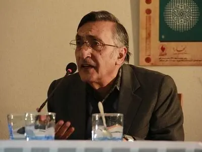 استاد منزوی از انسان‌های نادر روزگار ما بود